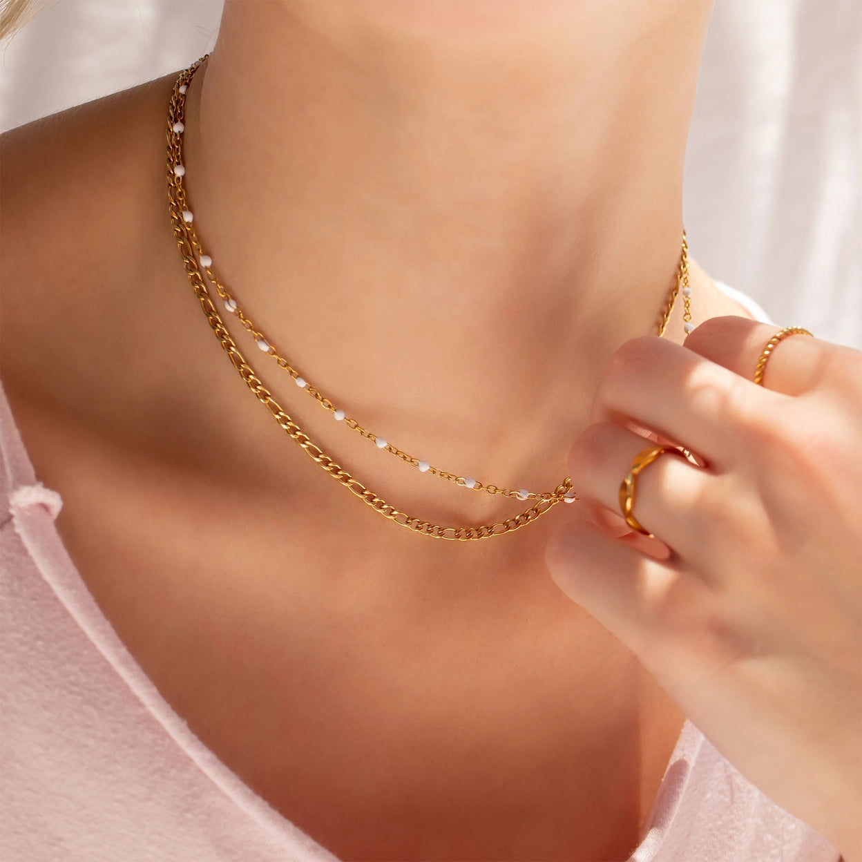 Collier chaîne en acier inoxydable PVD or 18K à confettis blancs