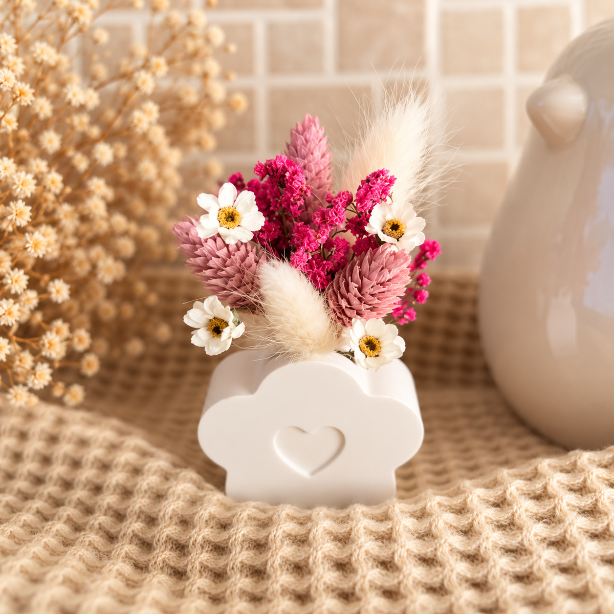 Fleur en jesmonite + fleurs séchées
