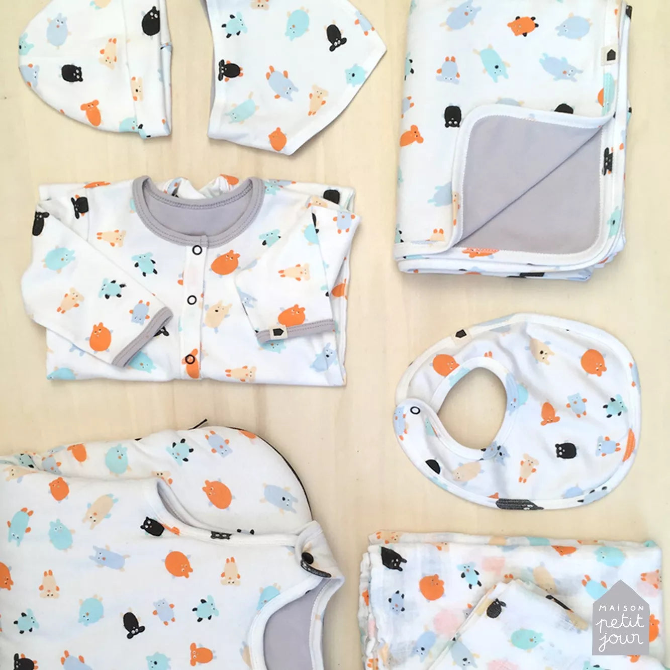 Bavoir en coton - coffret cadeau naissance / grossesse / famille