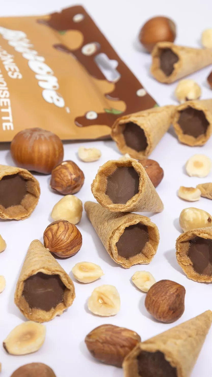 Mini cônes fourrés au chocolat au lait, noisettes ou caramel au choix