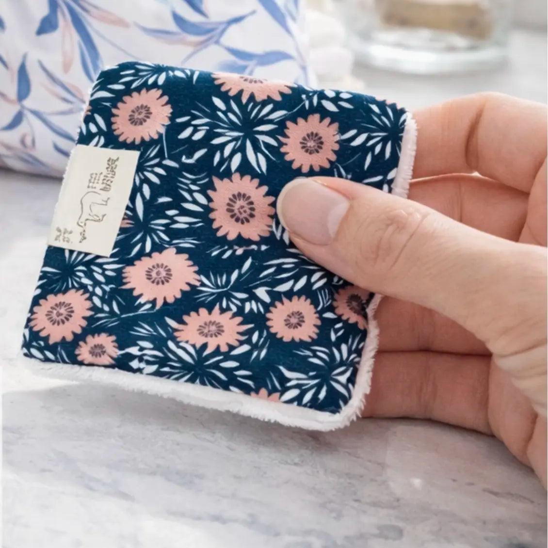 1 carré démaquillant lavable – Motifs tendance