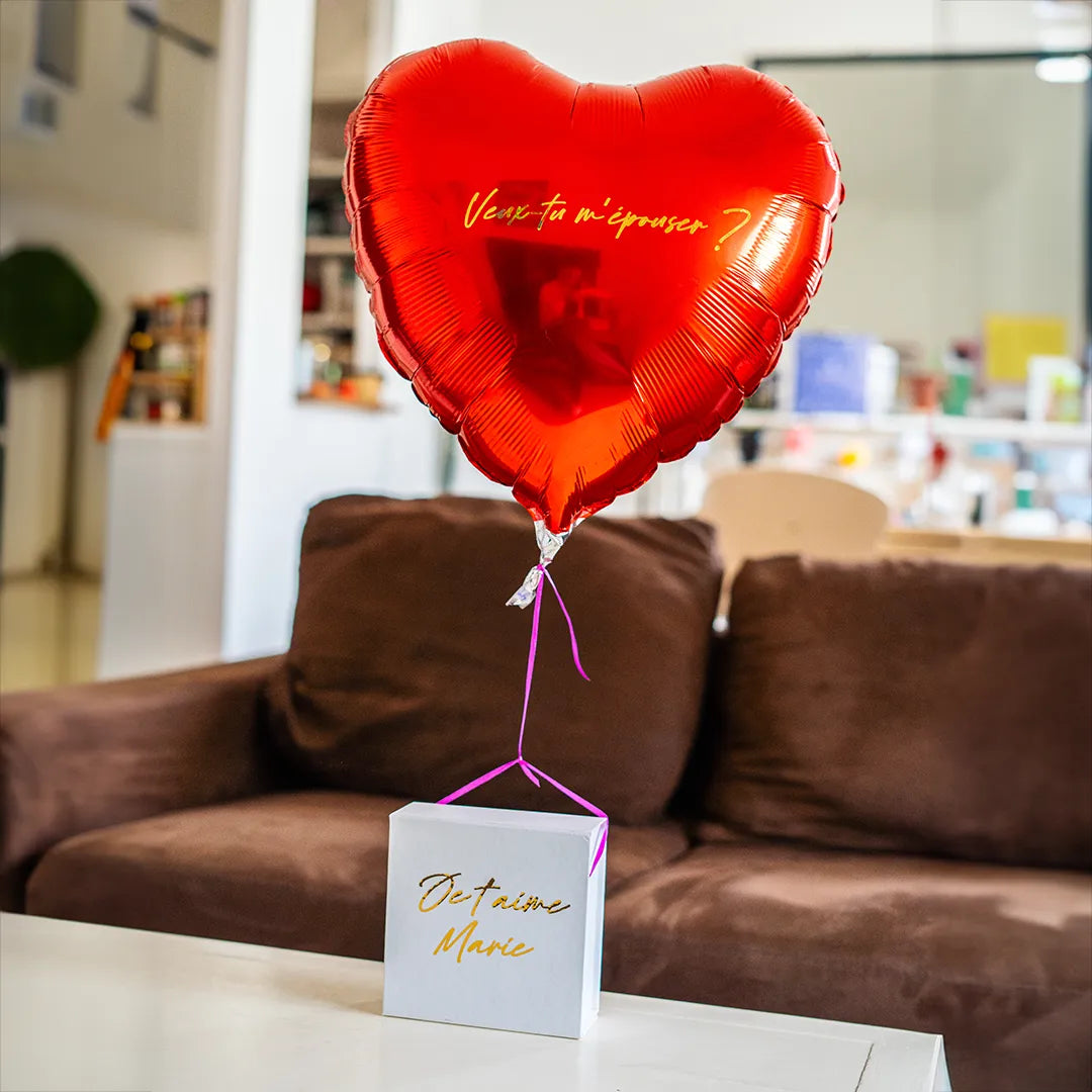 Demande de PACS originale : Surprenez votre partenaire avec une box ballon personnalisée