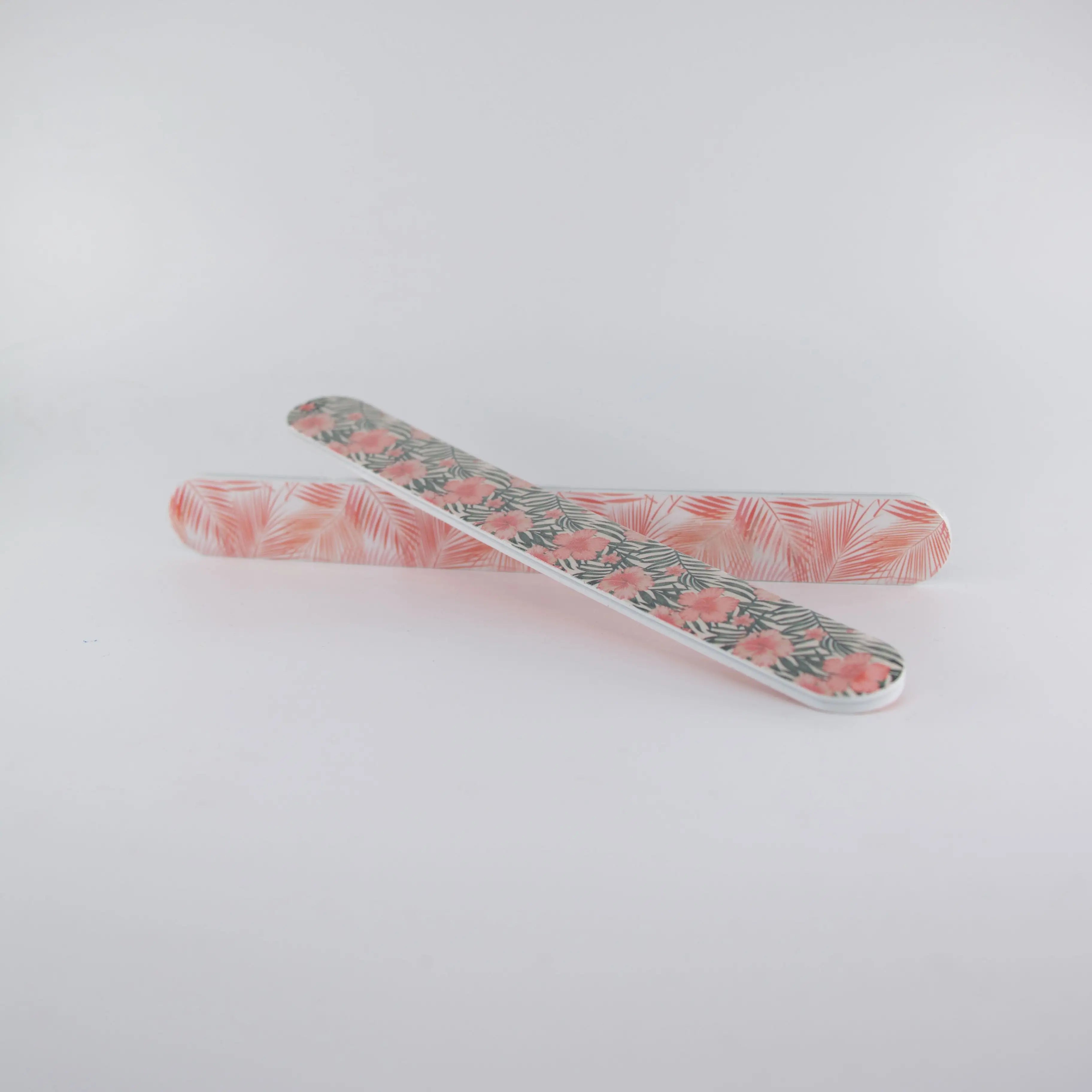 Lime à ongles motifs aléatoires