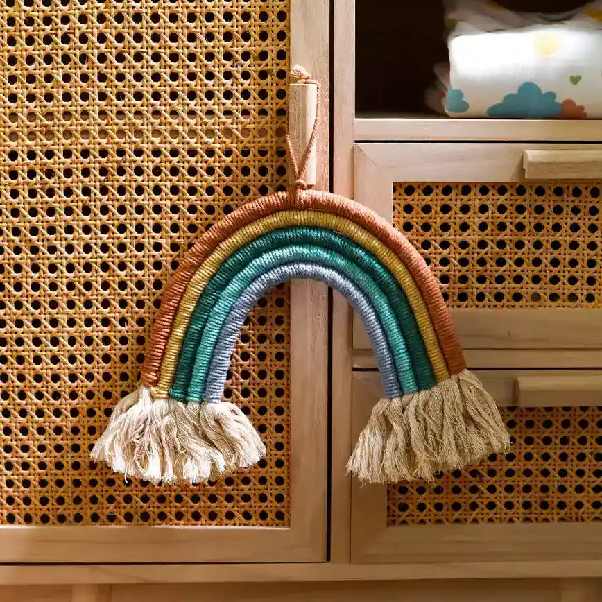 Macramé arc en ciel – Décoration chambre bébé / enfant