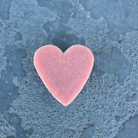 Savon coeur artisanal parfum fruité