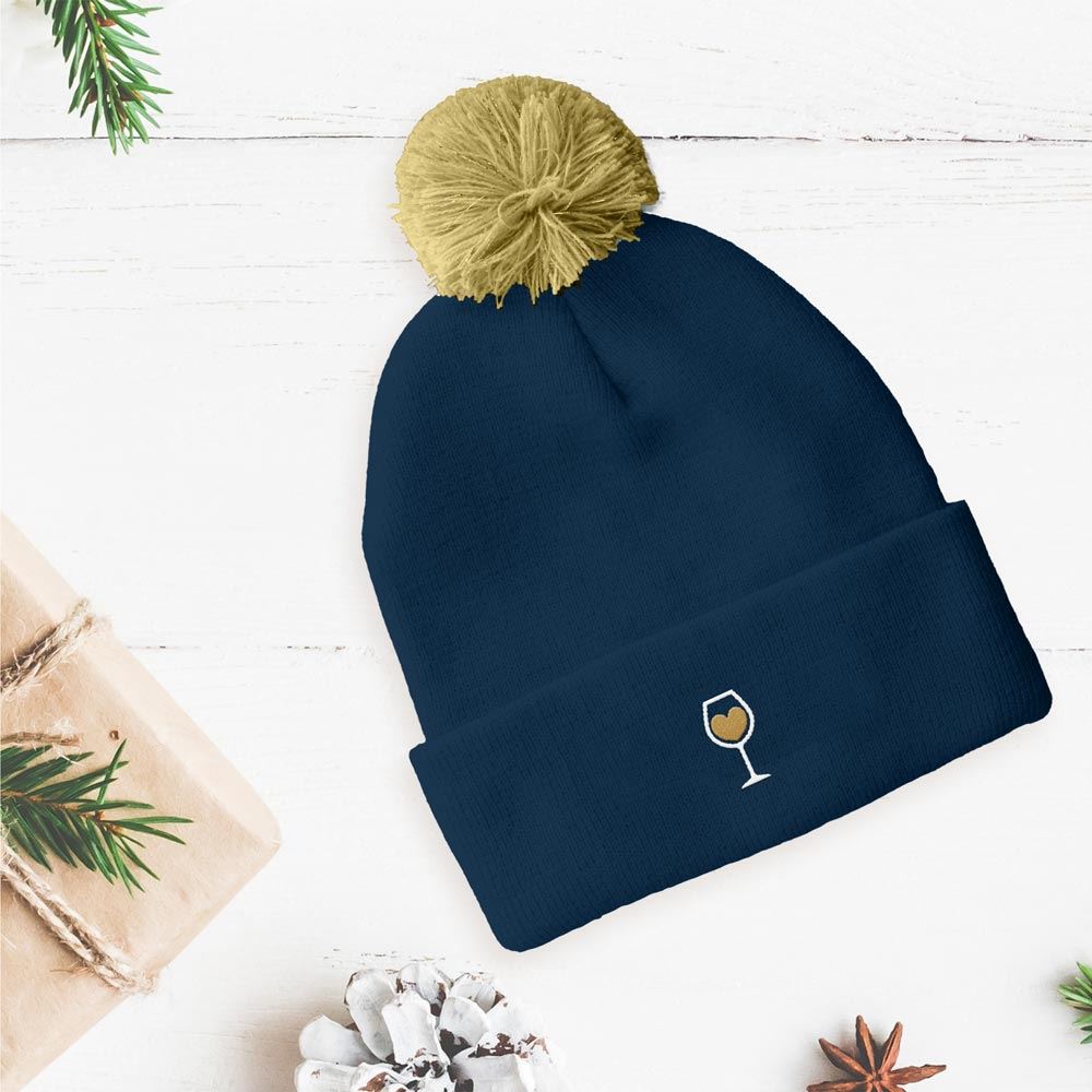 Bonnet brodé vin avec pompon