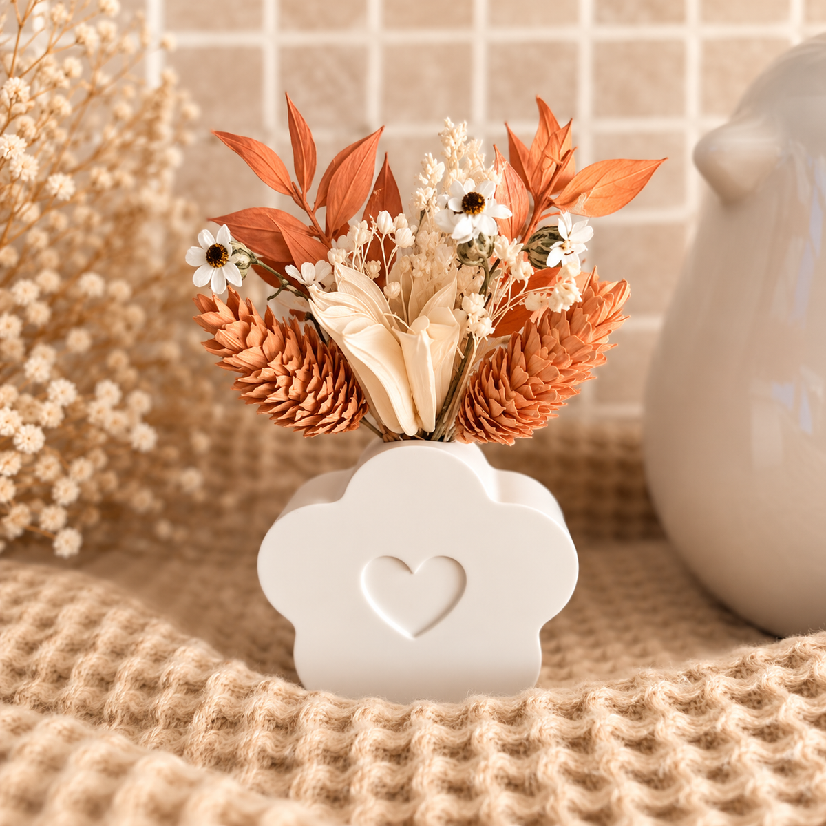 Fleur en jesmonite + fleurs séchées