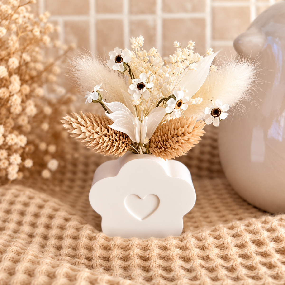 Fleur en jesmonite + fleurs séchées