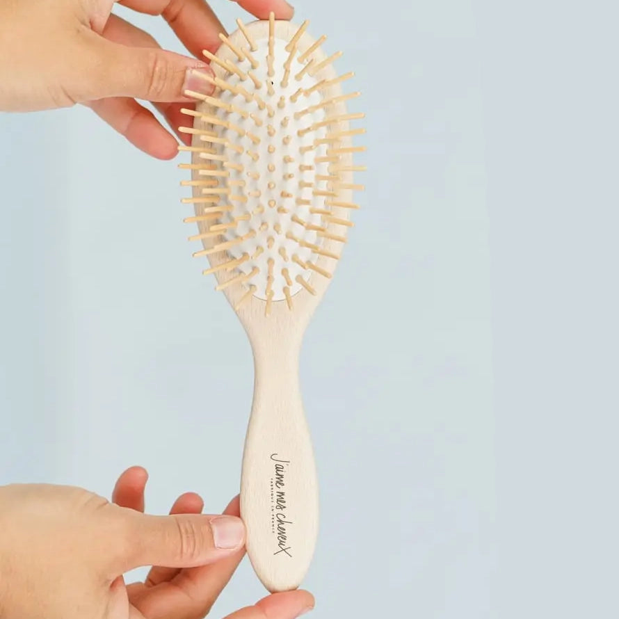 Brosse à cheveux en bois