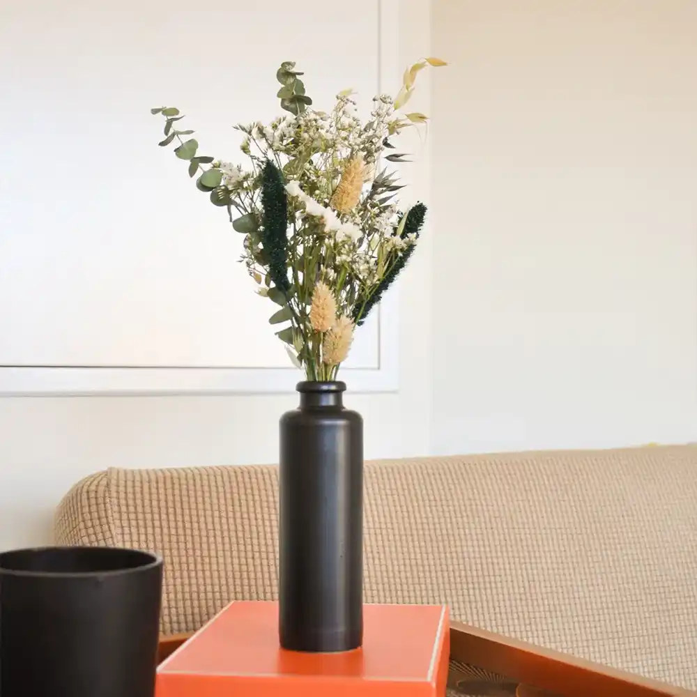 Bouquet de fleurs séchées en vase en grès noir - Polhine